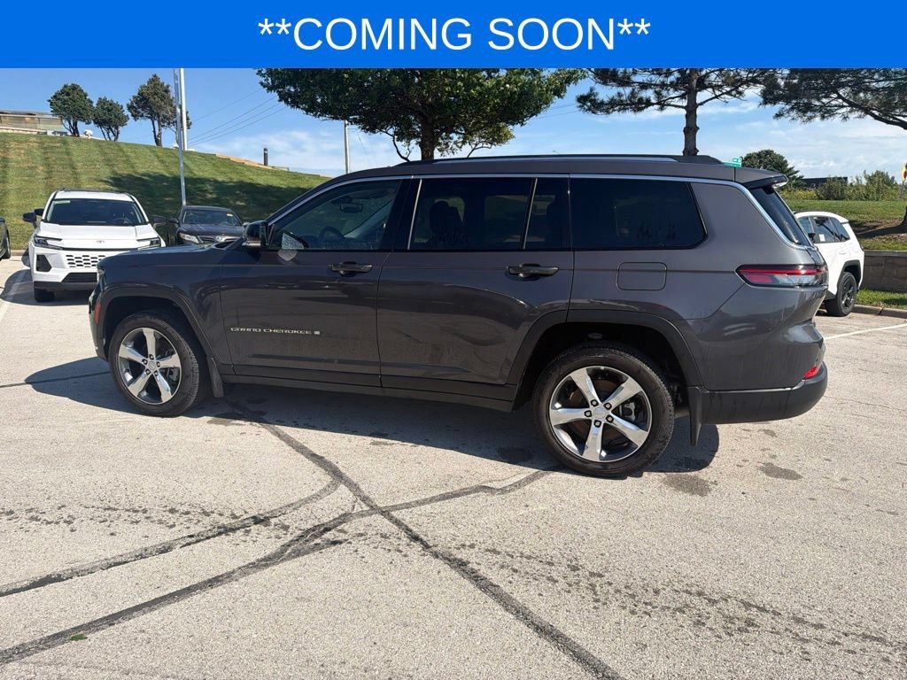 Used 2022 Jeep Grand Cherokee L Limited w/ Trailer Tow Group (B) AWD/4WD image 9