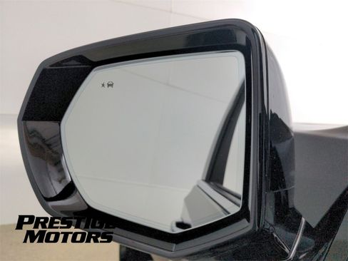 Used 2021 GMC Yukon XL Denali w/ Denali Ultimate Package image 28