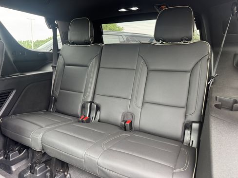 Used 2022 GMC Yukon SLT w/ SLT Premium Package AWD/4WD image 10