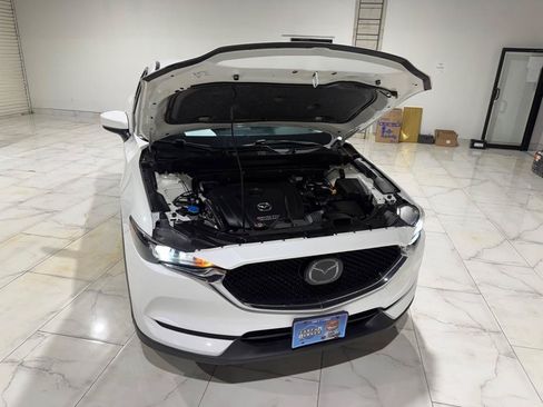 Used 2019 MAZDA CX-5 Touring FWD image 4