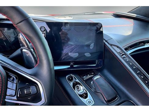 Used 2023 Chevrolet Corvette Stingray Premium Cpe w/ Z51 Performance Package image 9