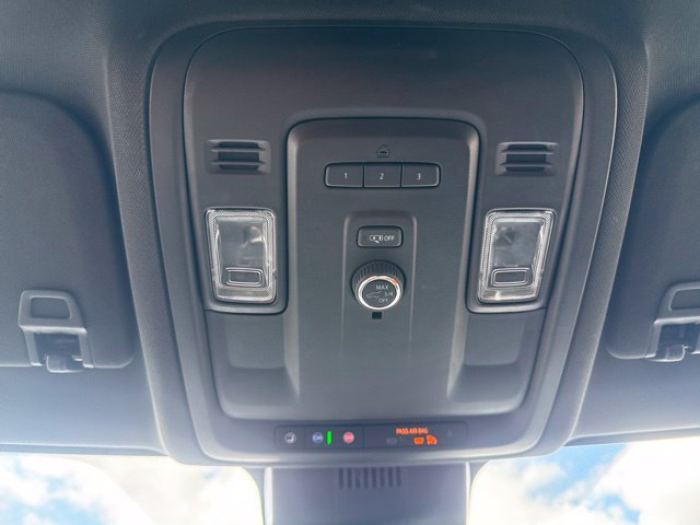 Used 2023 GMC Yukon SLT AWD/4WD image 37