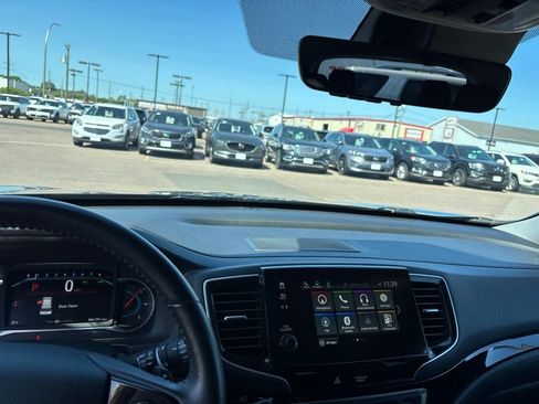 Used 2019 Honda Pilot Touring image 13