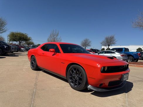 Used 2020 Dodge Challenger R/T w/ Plus Package image 7