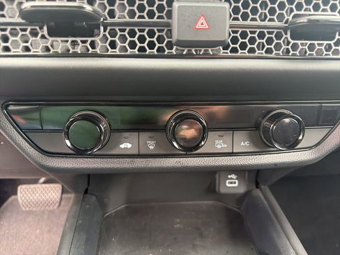 Used 2024 Honda HR-V Sport image 16