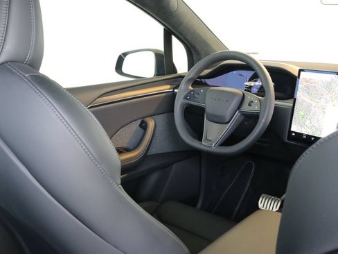 Used 2024 Tesla Model X AWD/4WD image 37