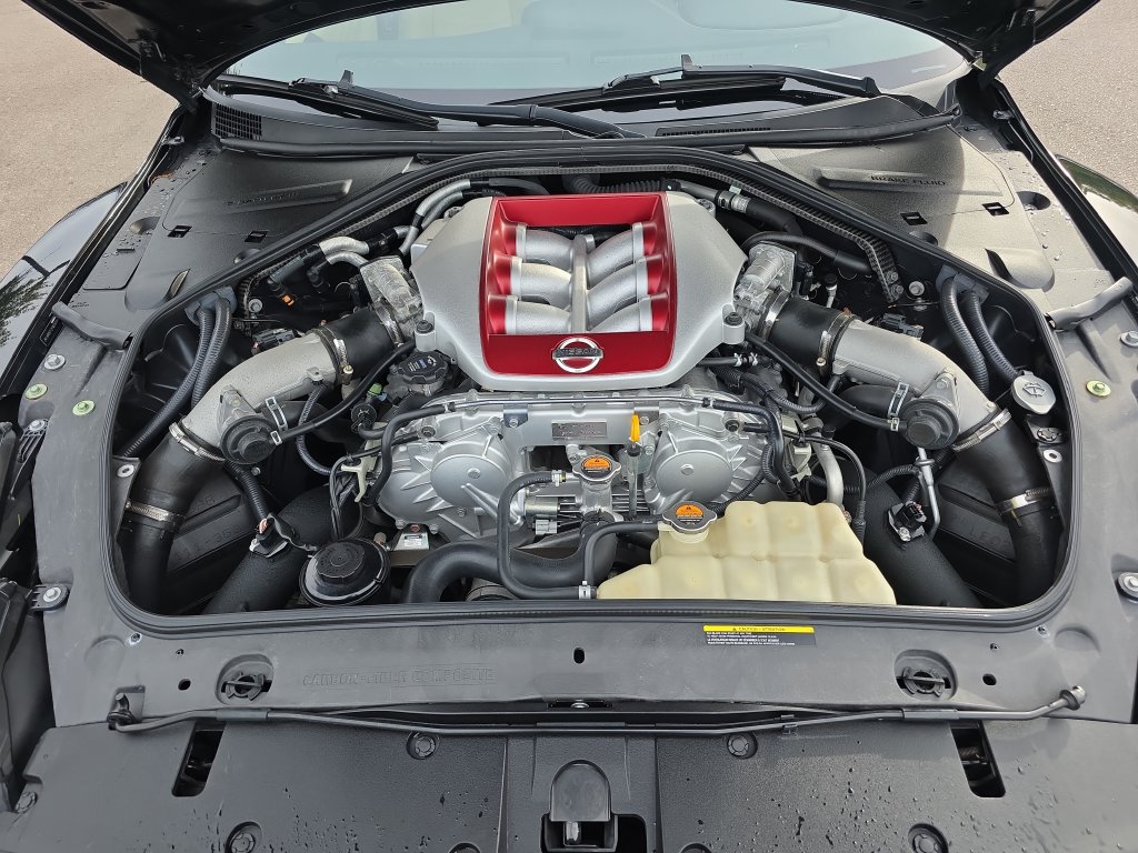 Used 2015 Nissan GT-R Premium AWD/4WD image 12