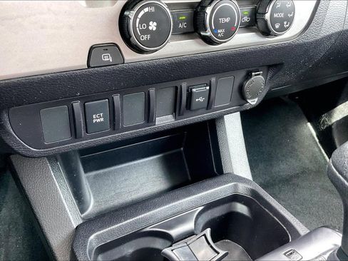 Used 2021 Toyota Tacoma SR RWD image 22