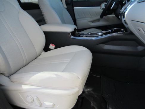 Used 2023 Kia Sorento SX Prestige image 9