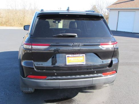 Used 2023 Jeep Grand Cherokee Altitude image 6