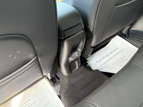 Used 2023 Jeep Renegade Limited image 23