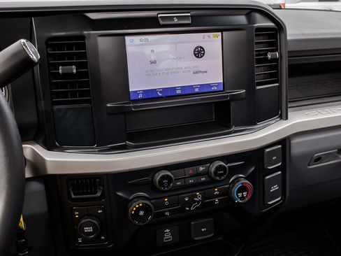 Used 2025 Ford F250 XL w/ FX4 Off-Road Package image 14