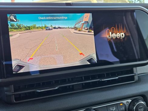 New 2025 Jeep Gladiator Sport AWD/4WD image 14