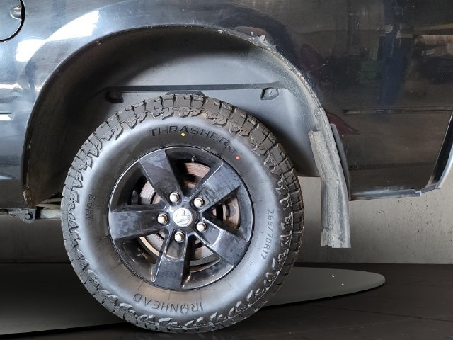 Used 2015 RAM 1500 Classic SLT AWD/4WD image 32