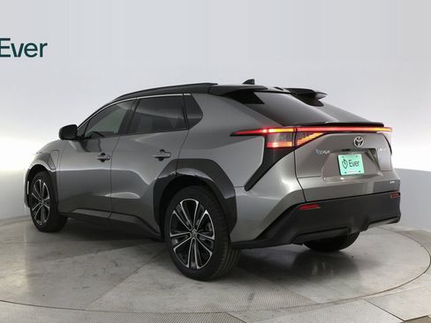 Used 2023 Toyota bZ4X Limited image 14