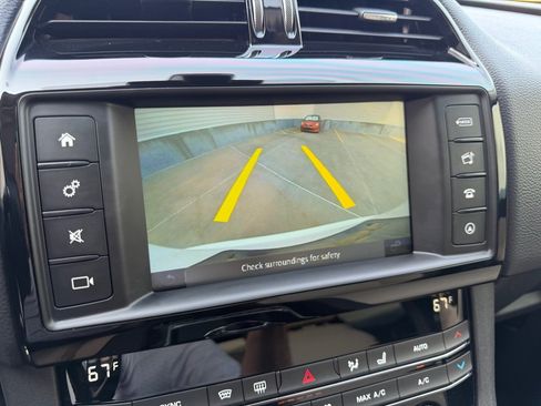 Used 2018 Jaguar F-PACE Premium AWD/4WD image 17