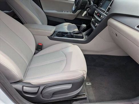 Used 2019 Hyundai Sonata SE FWD image 19