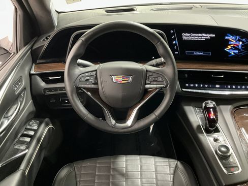 Used 2022 Cadillac Escalade ESV Premium Luxury Platinum w/ Heavy-Duty Trailer Package AWD/4WD image 7