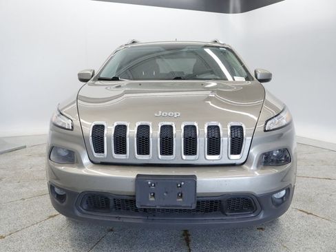 Used 2016 Jeep Cherokee Latitude w/ Cold Weather Group FWD image 12