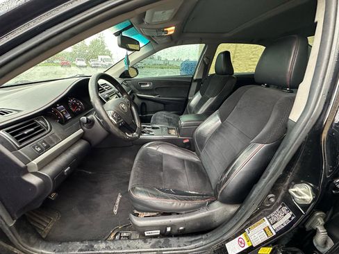 Used 2015 Toyota Camry XSE w/ Moonroof Package image 10