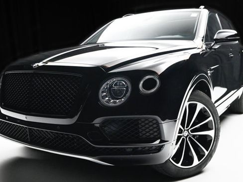 Used 2019 Bentley Bentayga image 27