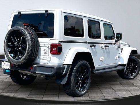 Used 2023 Jeep Wrangler Unlimited Sahara w/ Cold Weather Group AWD/4WD image 5