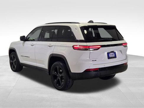 Certified 2023 Jeep Grand Cherokee Altitude AWD/4WD image 23