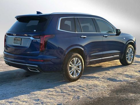 Used 2025 Cadillac XT6 Luxury image 3