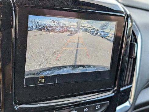 Used 2023 Chevrolet Traverse LT image 14