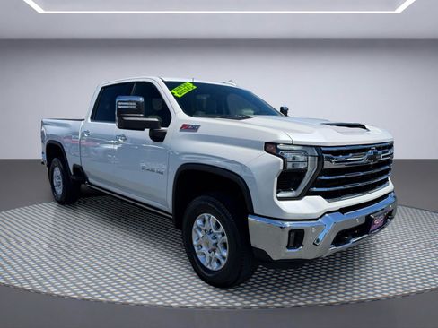 Used 2024 Chevrolet Silverado 2500 LTZ w/ LTZ Plus Package AWD/4WD image 10
