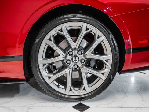Used 2024 Bentley Continental GT Speed image 11