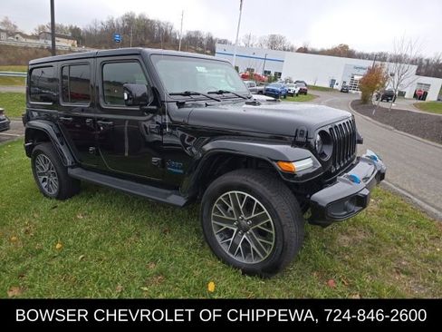 Used 2022 Jeep Wrangler Unlimited Sahara image 7