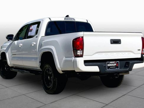 Used 2022 Toyota Tacoma SR5 w/ Technology Package image 12
