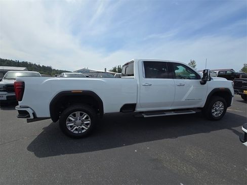 Used 2024 GMC Sierra 3500 Denali w/ Denali Reserve Package image 3