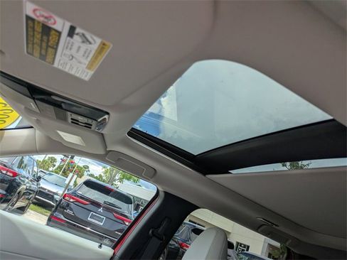 New 2025 Mitsubishi Outlander SE image 22