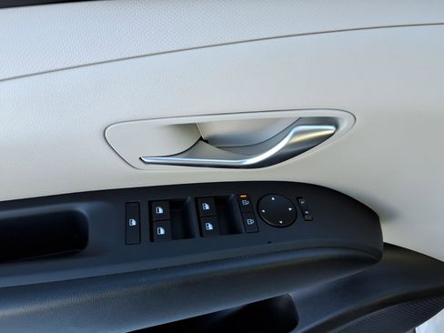 Used 2025 Hyundai Tucson SEL image 14