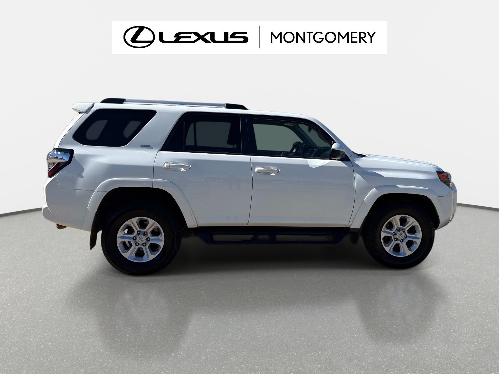 Used 2022 Toyota 4Runner SR5 RWD image 2