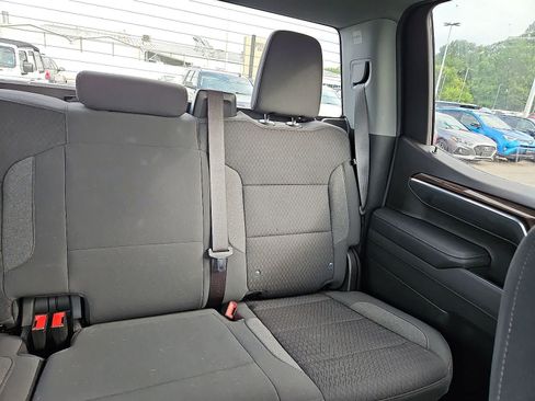 Used 2023 Chevrolet Silverado 1500 LT AWD/4WD image 15