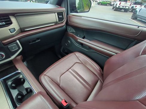 Certified 2024 Ford Expedition Limited RWD image 19