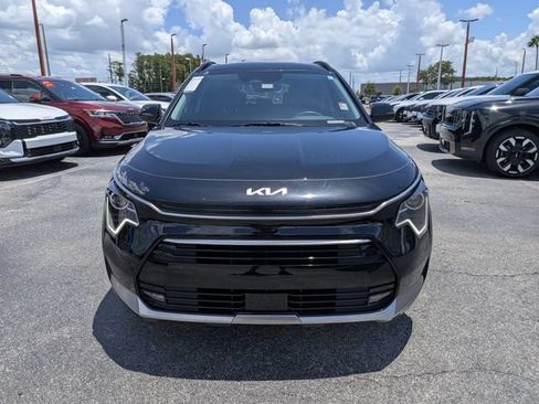 Used 2025 Kia Niro EX Touring FWD image 8