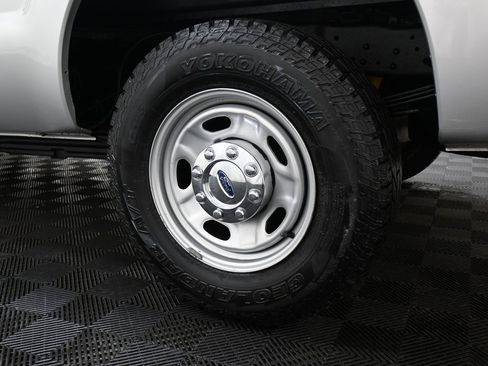 Used 2015 Ford F250 XL w/ XL Appearance Package image 25