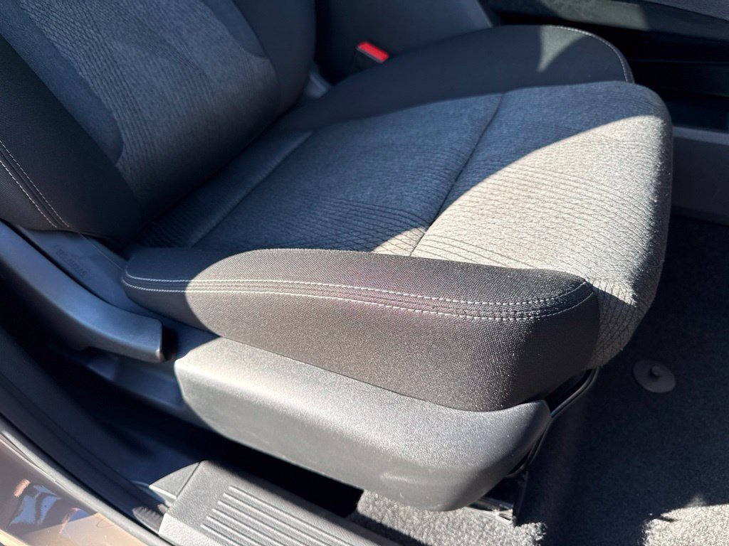 Used 2025 Nissan Rogue SV AWD/4WD image 42