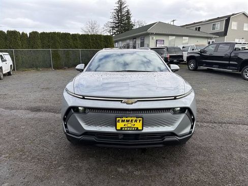 New 2026 Chevrolet Equinox EV LT AWD/4WD image 8