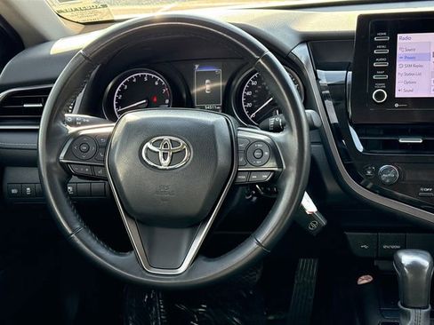 Used 2023 Toyota Camry SE image 13