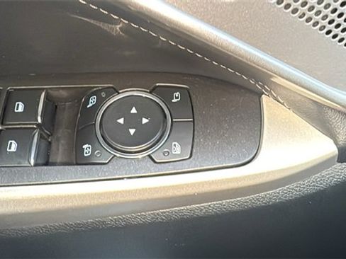 Used 2024 Ford Explorer Limited image 13