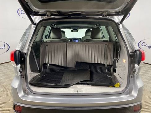 Used 2018 Toyota Highlander XLE image 7