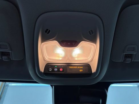 Used 2025 Chevrolet TrailBlazer LT FWD image 42