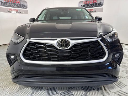 Used 2024 Toyota Highlander XLE image 9