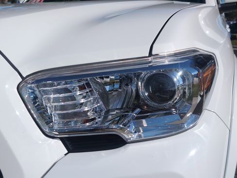 Certified 2023 Toyota Tacoma SR5 image 6