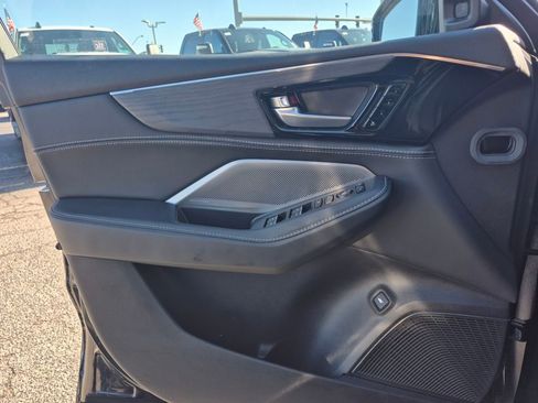 Used 2025 Acura MDX w/ Advance Package image 17